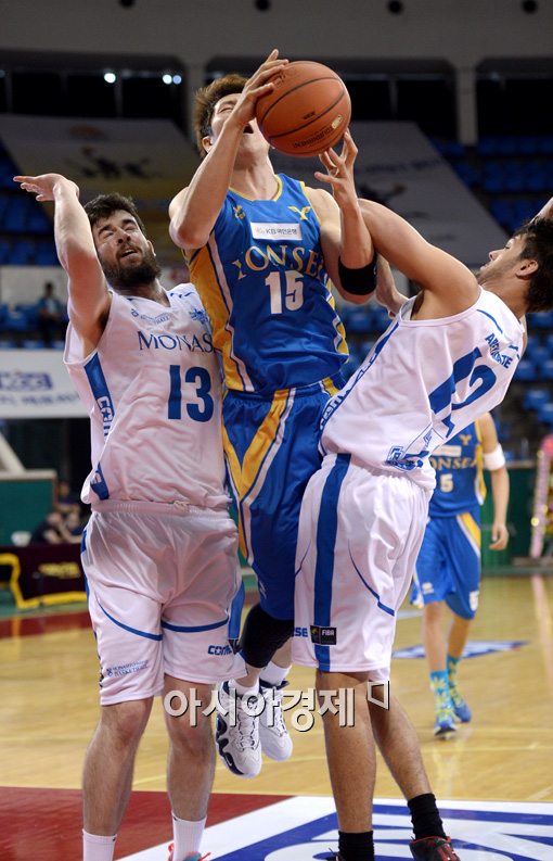 [포토]김준일,'파울로도 날 말릴 수 없어'