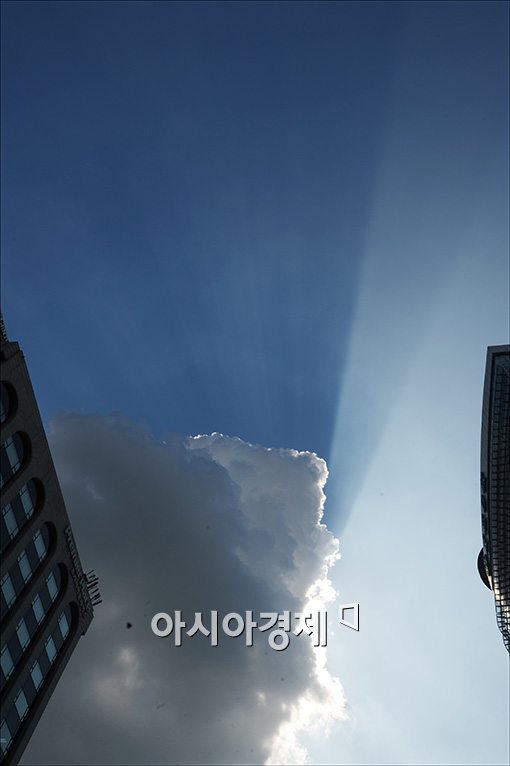 [포토]구름 사이로 빛나는 햇살