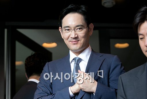 이재용, 삼성·애플 소송중재 결정적 역할…"후계자 입지 굳혀"