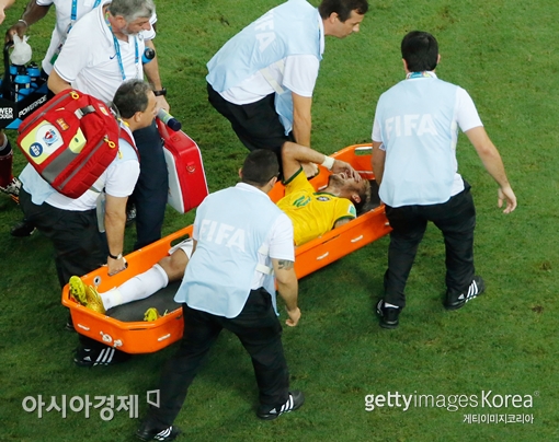 [월드컵]네이마르, 척추 골절 중상…남은 경기 못 뛴다