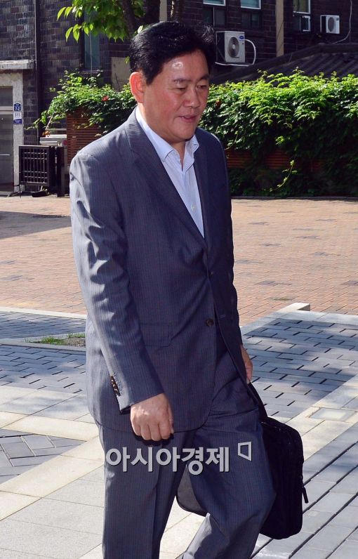 [포토]최경환 경제부총리 후보자의 운명은?