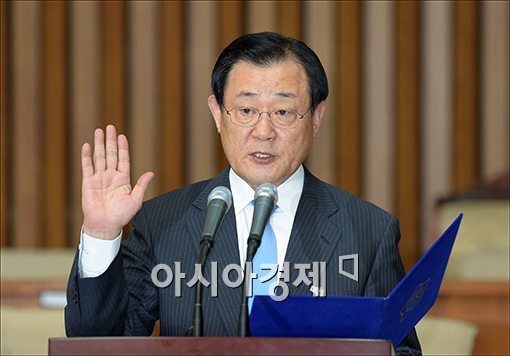 이병기 청문회 파행, 박영선 의원 "국정원 직원 카메라가 들어오다니" 