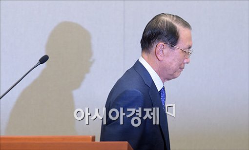 [포토]국회 운영위 출석하는 김기춘 비서실장