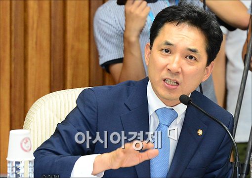 [포토]질의하는 박민식 의원