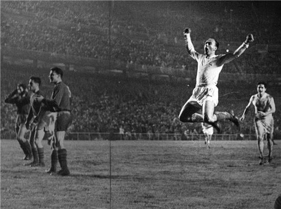 디 스테파노의 타계를 애도하는 레알 마드리드의 홈페이지 최초화면. 사진= 레알 마드리드 홈페이지 캡처