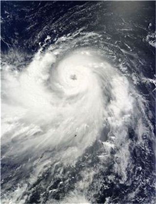태풍 '너구리'(사진: NASA 제공)
