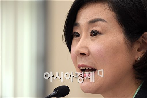 [포토]답변하는 김희정 후보자