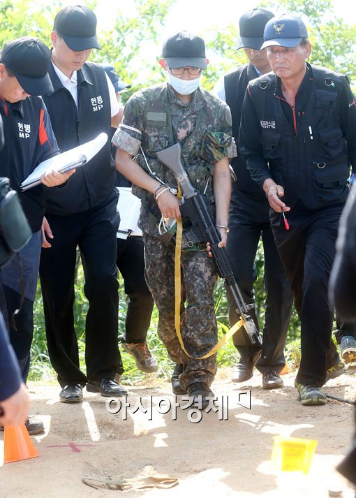 [포토]軍 총기난사 임 병장, 현장검증 나서 