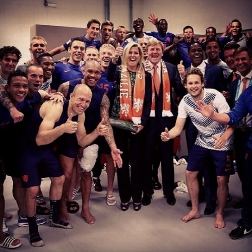 아르헨티나 출신 네덜란드 왕비가 월드컵 4강전에서 어느 팀을 응원할지 주목받고 있다. (사진:네덜란드 축구국가대표팀 트위터)