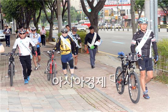 [포토]광주 남구, 구도심 자전거도로 활성화 캠페인
