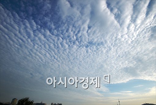 [포토]양털 구름 가득한 서울 하늘