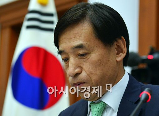 [포토]고심하는 이주열 한국은행 총재 