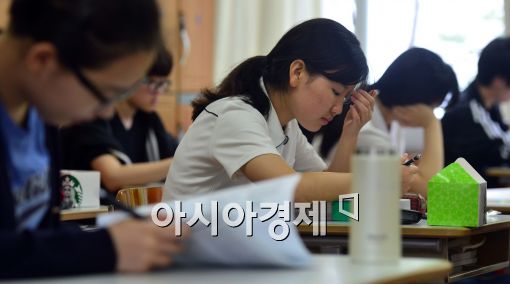 [포토]학력평가 준비 한창인 고3학생들