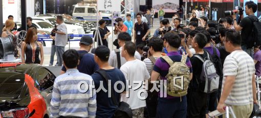 [포토]붐비는 2014 서울 오토살롱
