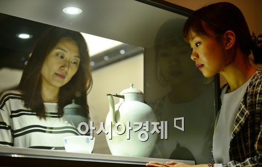 [포토]독약 방지 '백자은구약주전자' 
