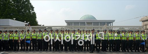 [포토]경찰로 둘려쌓인 국회