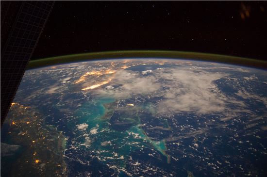 우주에서 본 카리브해…별빛·불빛·푸른 바다