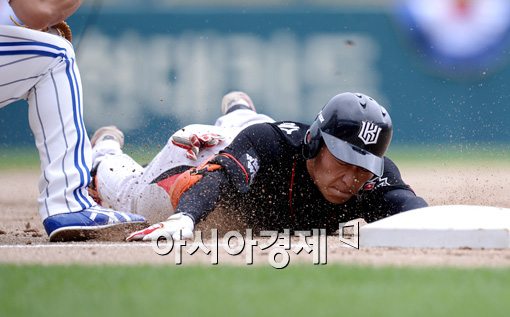 [포토]신용승,'싹쓸이 치고 거침없이 3루까지!'