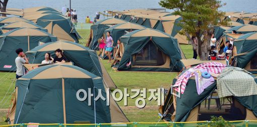 [포토]여름 캠핑장 찾은 시민들