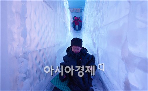 [포토]한여름에 즐기는 눈썰매