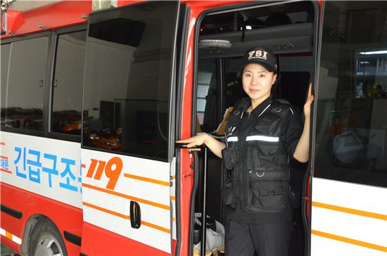 잿더미 속 '실마리' 잡는 여성 화재조사관 