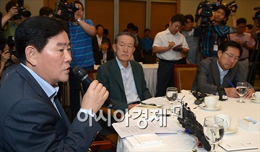 [포토]모두 발언하는 최경환 경제부총리