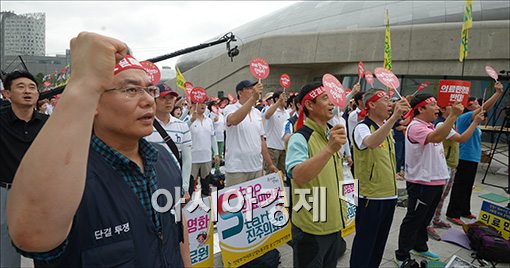 [포토]'의료민영화 반대' 보건의료노조 총파업 돌입