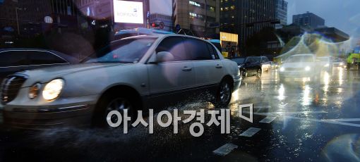 [포토]폭우 쏟아지는 서울 도심