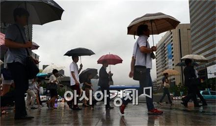 9호 태풍 찬홈 영향···서울·경기 밤부터 산발적 빗방울