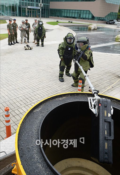 [포토]인천공항 한·미 폭발물처리 훈련