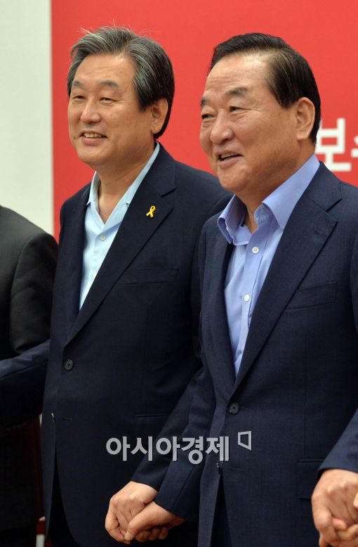 [포토]손 맞잡은 김무성-서청원