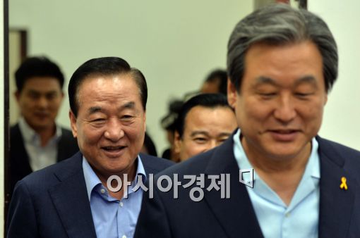 [포토]입장하는 서청원-김무성