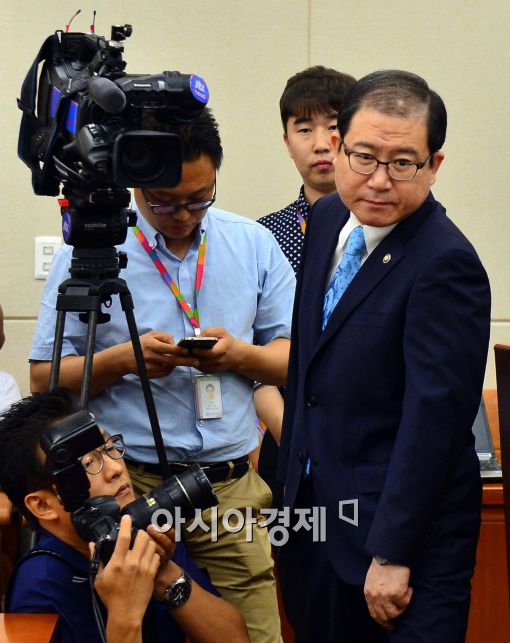 [포토]입장하는 이성한 경찰청장