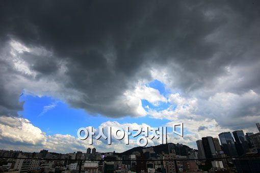 [포토]잘가요 먹구름 