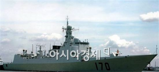 중국의 유도 미사일 구축함 052C급 란저우함
