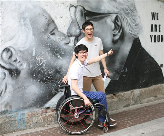 '장애인을 위한 여행지도 그리기' 프로젝트에 참여 중인 유경재(28)씨.(사진제공=밀알복지재단)