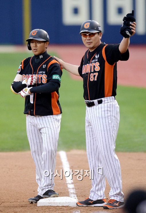 [포토]김응국 코치,'하준호는 복덩이가 확실해요'