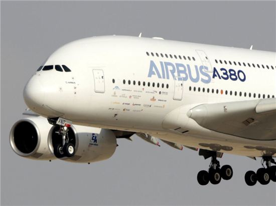에어버스의 A380 기종 항공기.