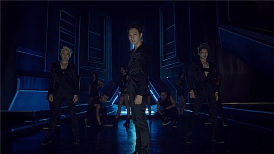 JYJ 신곡 백시트(BACK SEAT), 음원사이트 1위 '정복'…"그들이 돌아왔다"