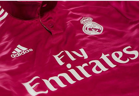 레알마드리드가 AS로마와의 경기에서 112년 클럽 역사상 최초로 핑크색 유니폼을 입고 경기에 임한다.
(사진:레알마드리드 홈페이지)