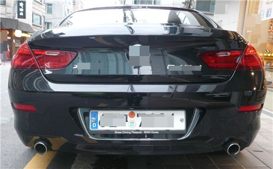 자동차 번호판에 스티커 부착하면 과태료 30만원  