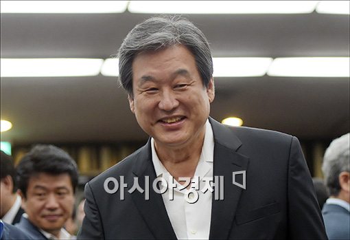[포토]활짝 웃는 김무성 대표