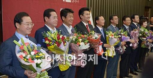 [포토]첫 의원총회 참석한 재보궐 당선인