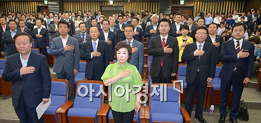 [포토]첫 의원총회 참석한 재보궐당선인