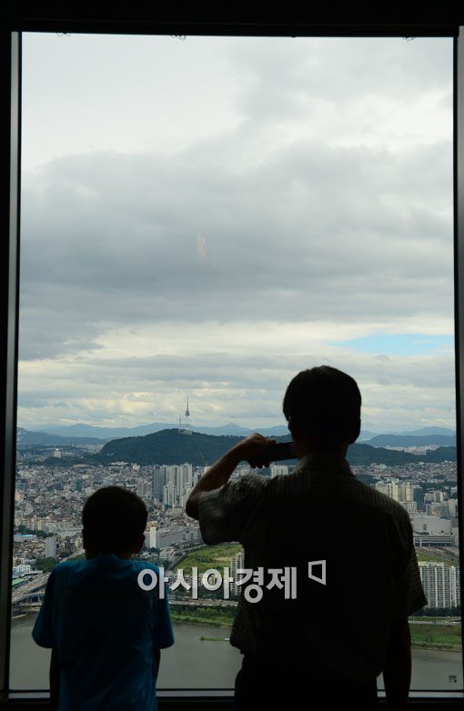 [포토]먹구름 낀 서울 하늘 