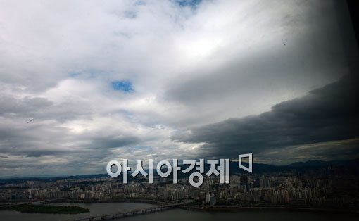 [포토]태풍 '나크리' 약해지자 태풍 '할룽' 북상 