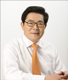 김기동 광진구청장, 잇단 수상에 함박웃음 