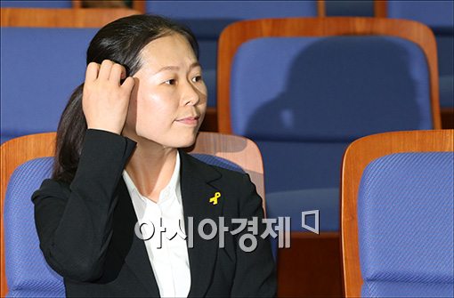 [포토]의원총회 참석한 권은희 의원