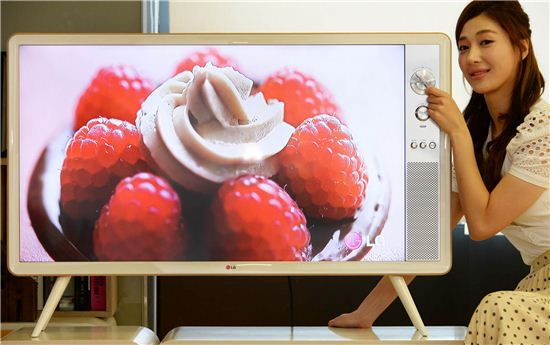 LG전자, 복고풍 디자인 '42형 클래식 TV' 출시…출고가 100만원
