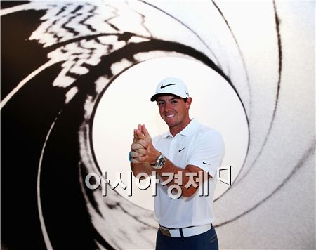 로리 매킬로이가 PGA챔피언십을 앞두고 익살스러운 포즈를 취하고 있다. 루이스빌(美 켄터키주)=Getty images/멀티비츠 
